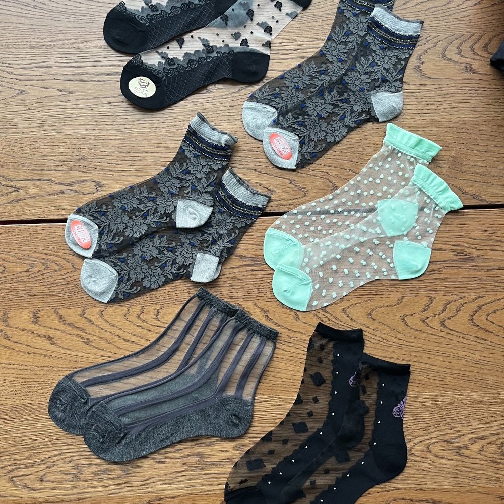 6 Pairs of Sheer Ankle Socks (NWT)